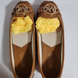 [Michael] MK Lillie Moccasin Flats